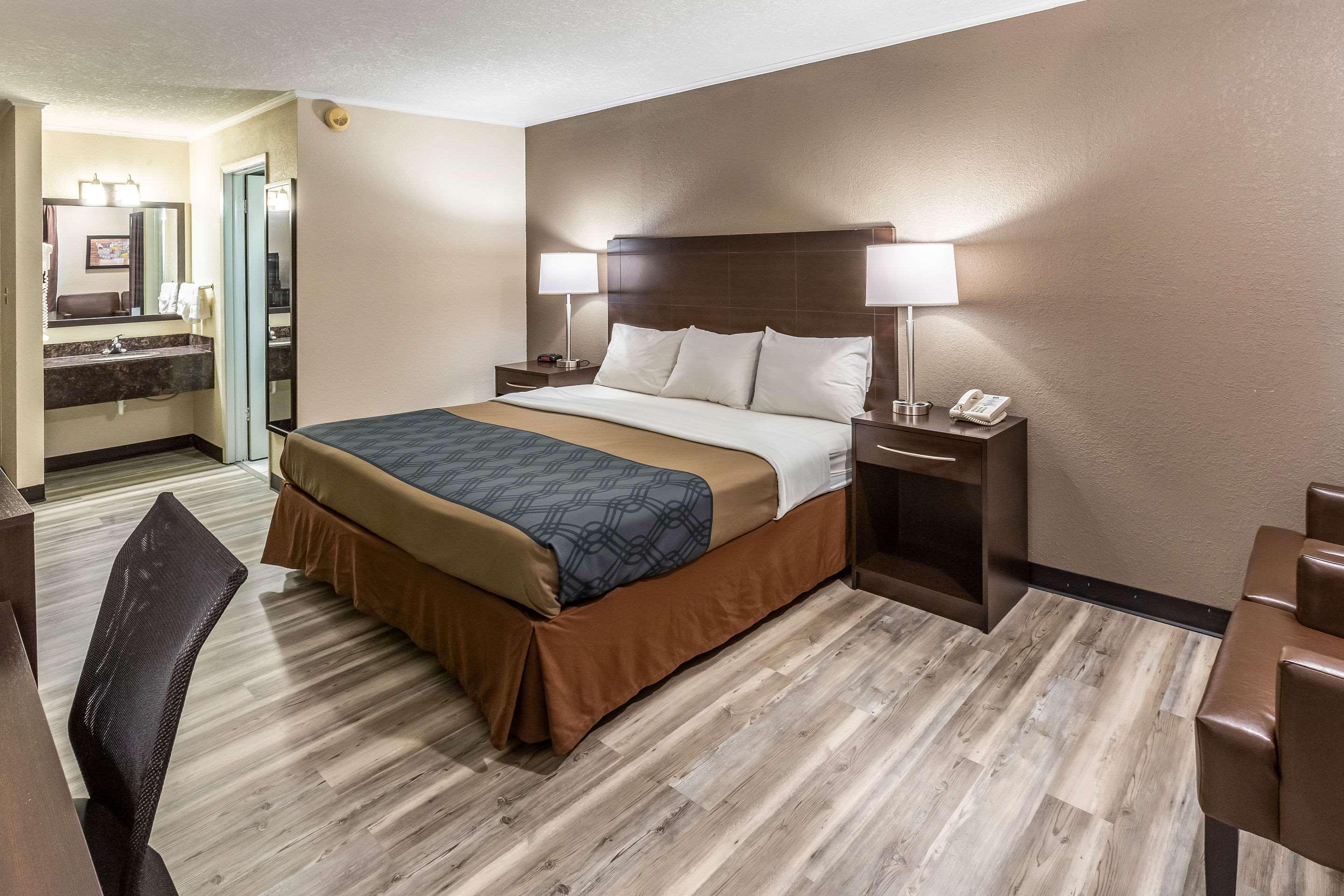 Econo Lodge Inn & Suites Newton Εξωτερικό φωτογραφία