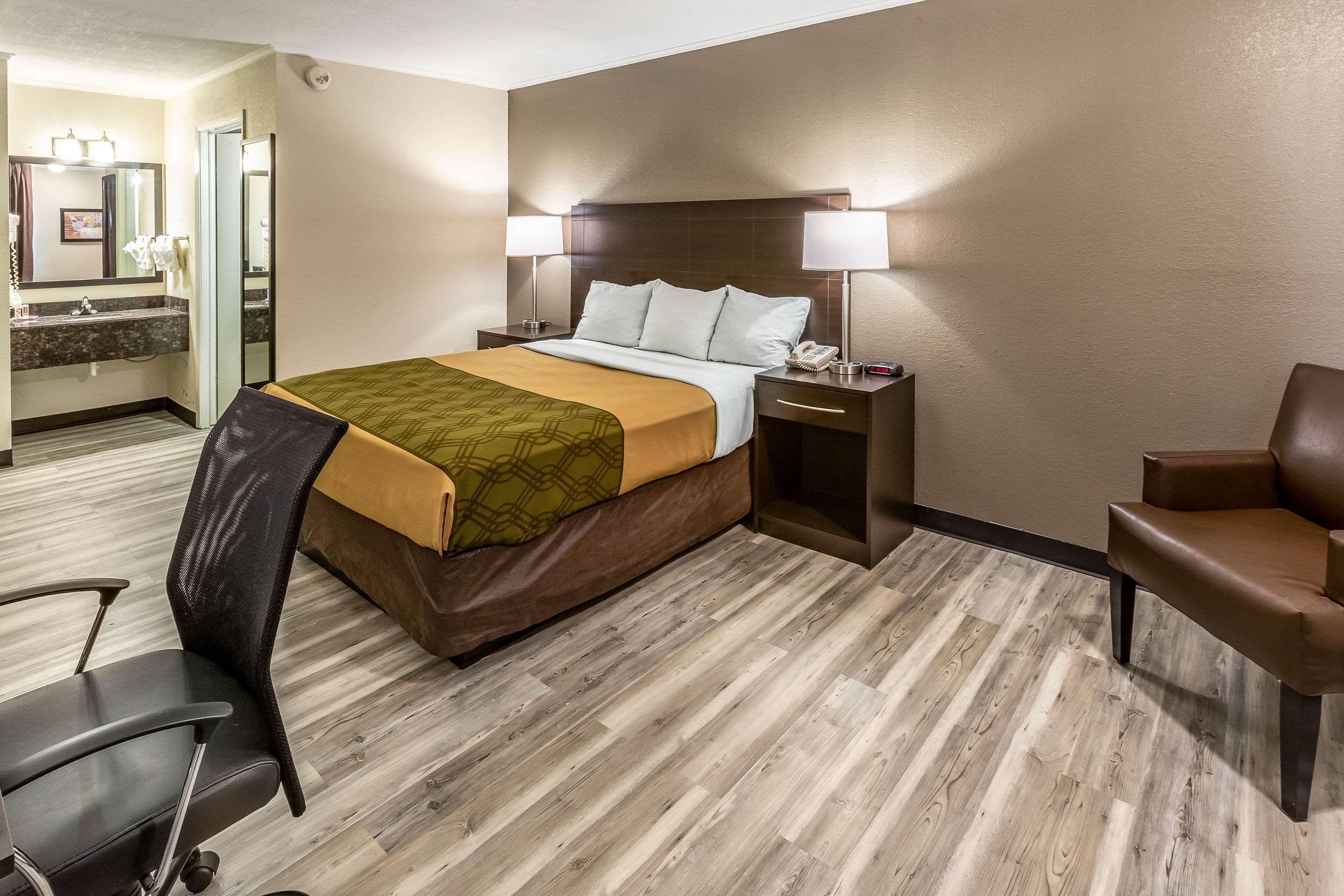 Econo Lodge Inn & Suites Newton Εξωτερικό φωτογραφία