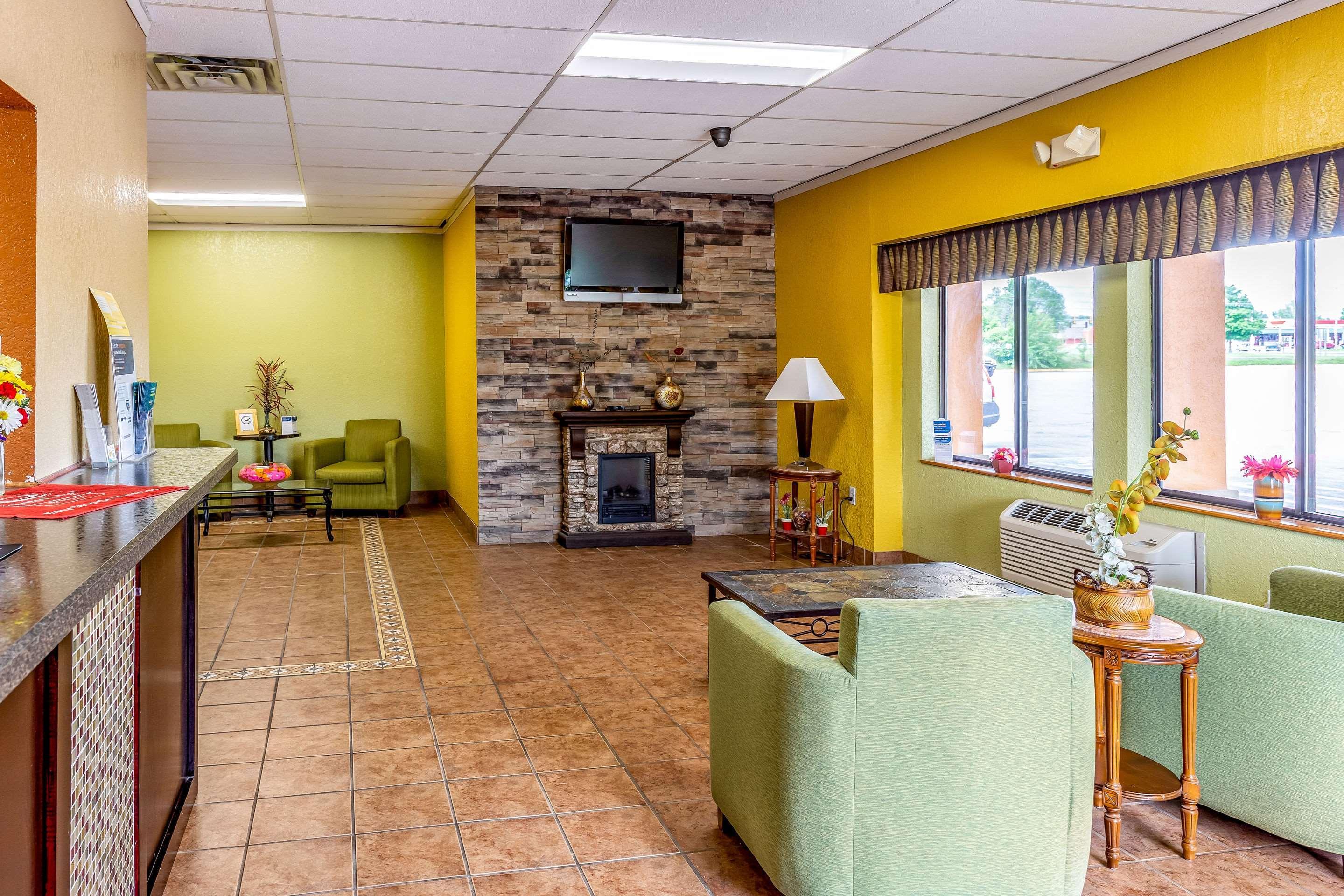 Econo Lodge Inn & Suites Newton Εξωτερικό φωτογραφία