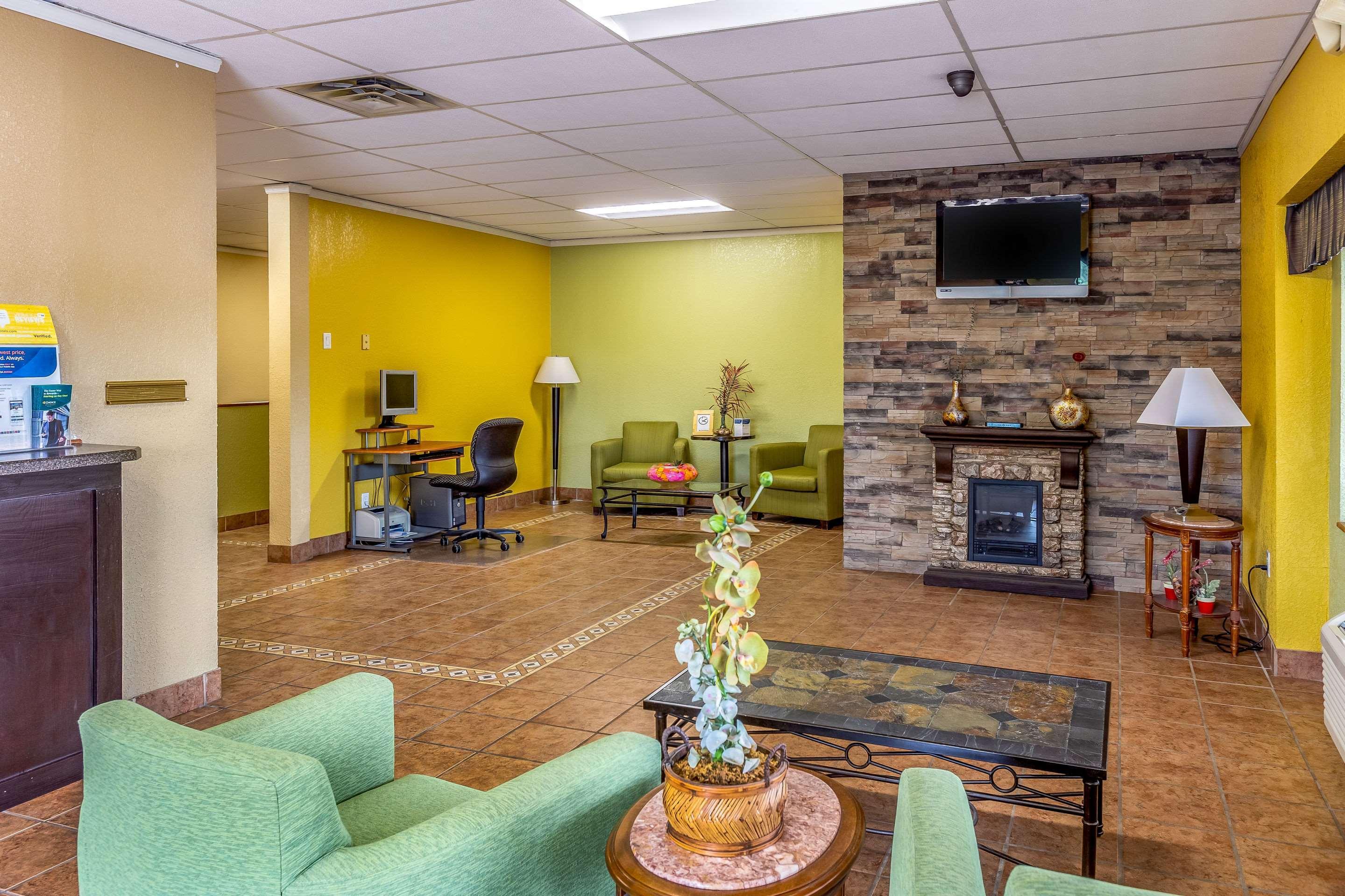 Econo Lodge Inn & Suites Newton Εξωτερικό φωτογραφία