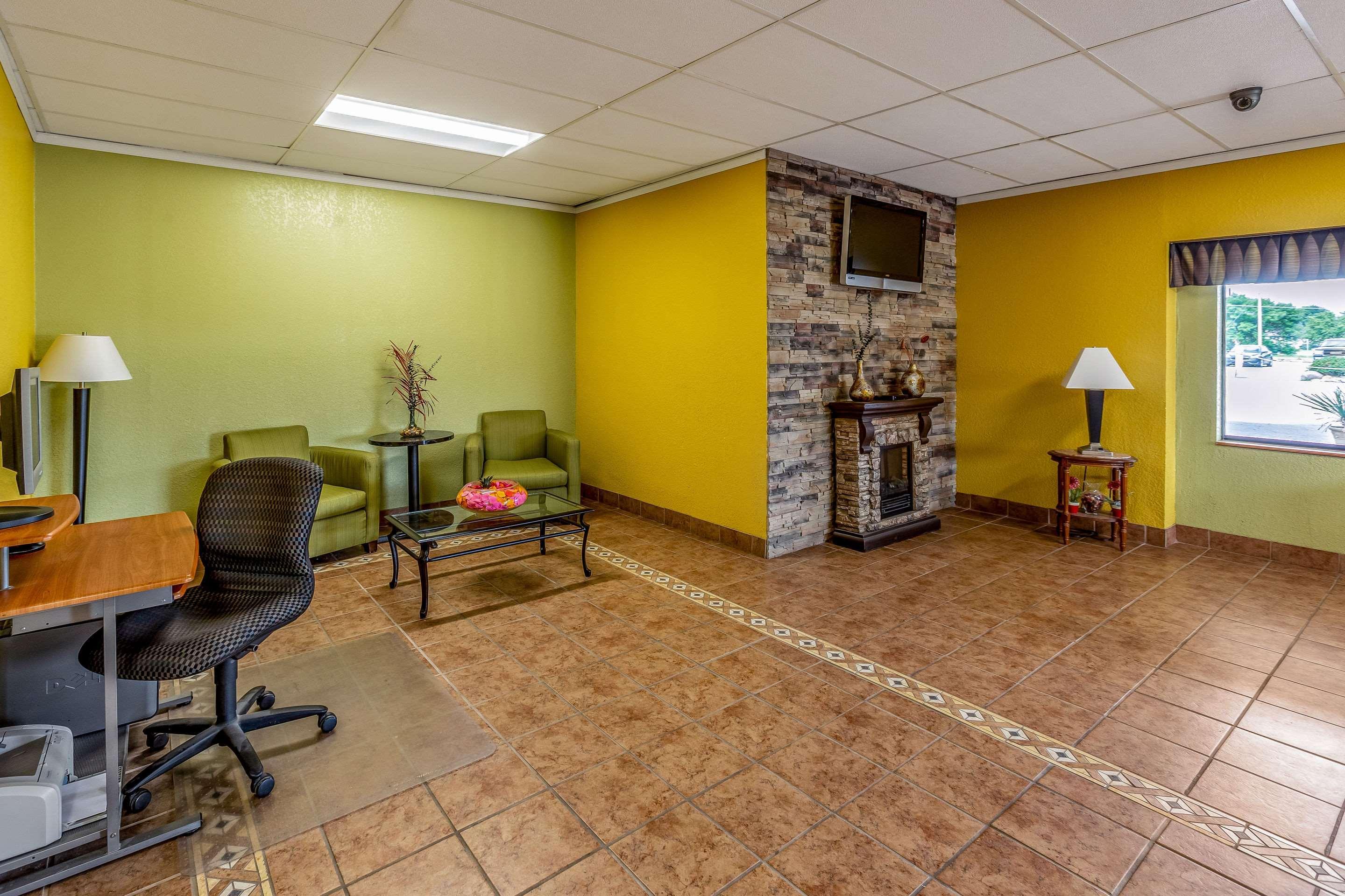 Econo Lodge Inn & Suites Newton Εξωτερικό φωτογραφία
