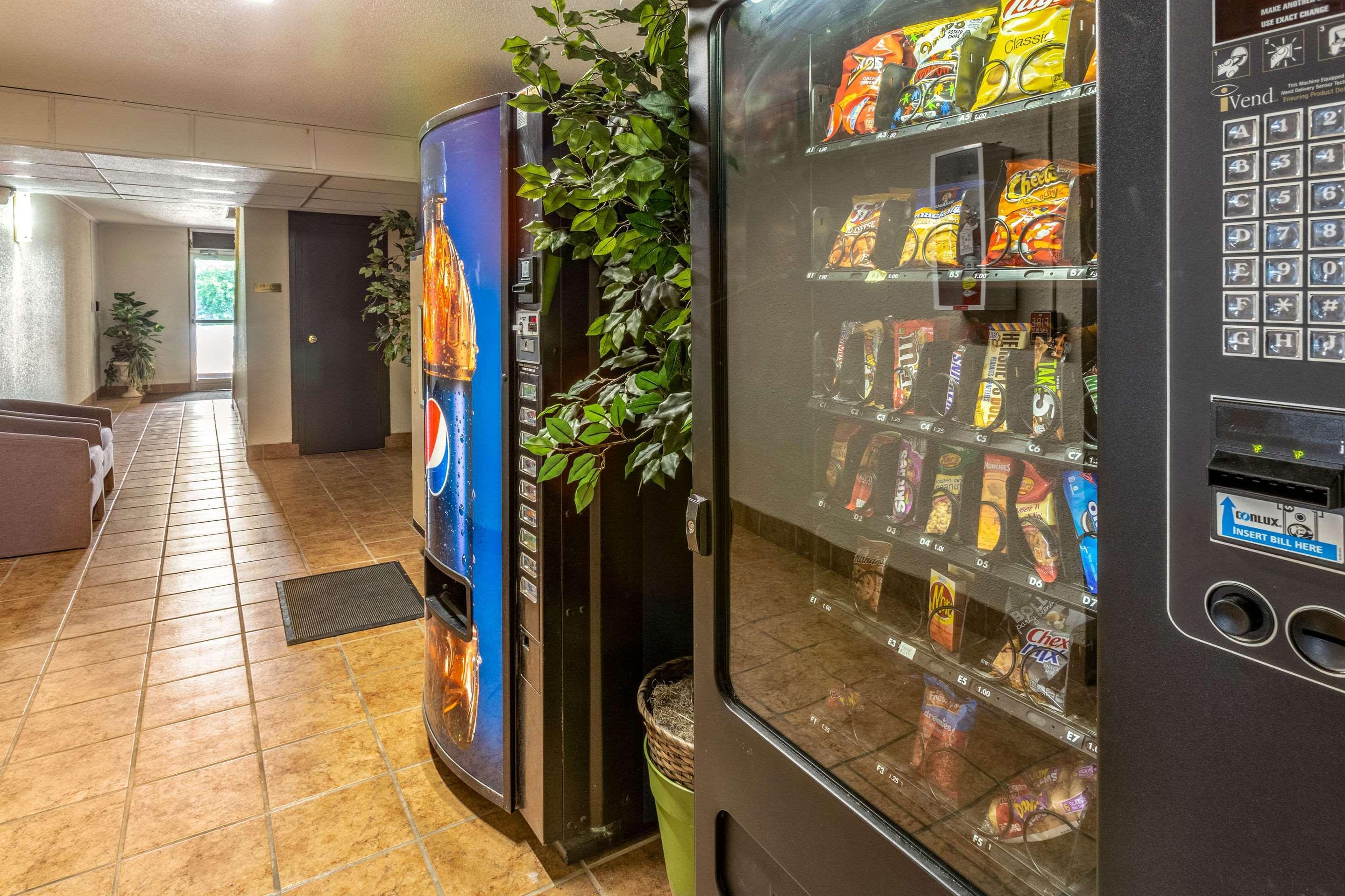 Econo Lodge Inn & Suites Newton Εξωτερικό φωτογραφία