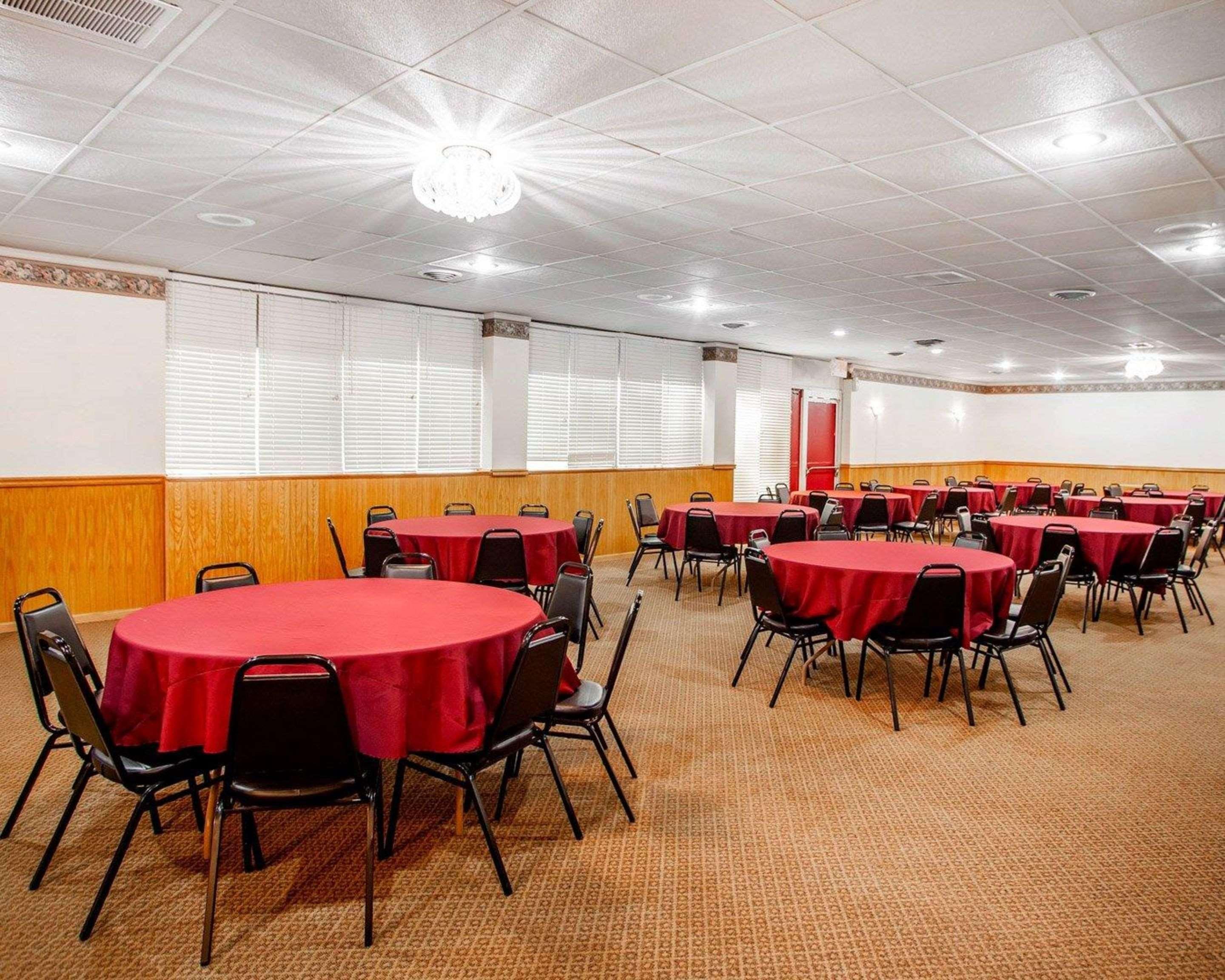 Econo Lodge Inn & Suites Newton Εξωτερικό φωτογραφία