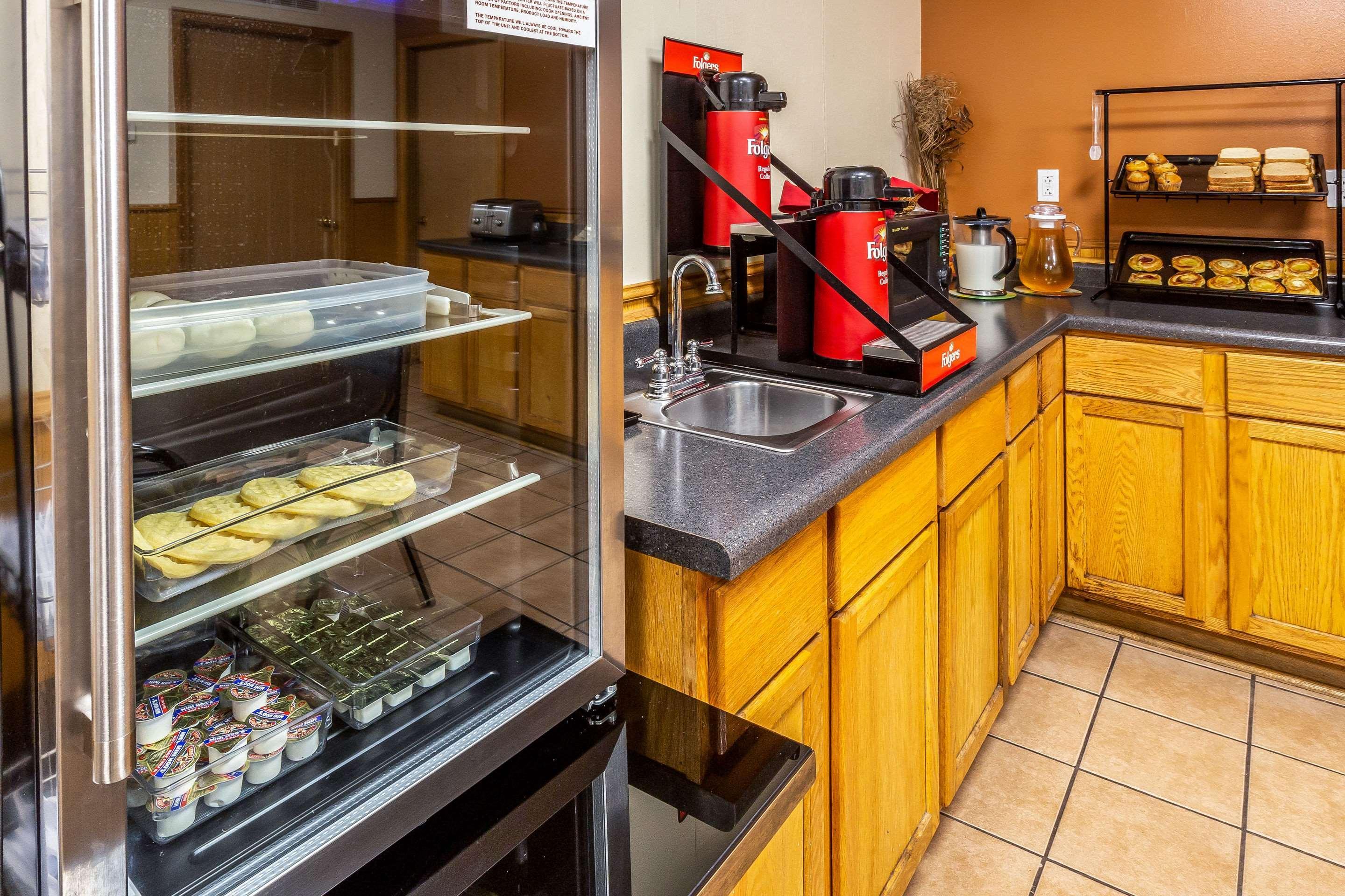 Econo Lodge Inn & Suites Newton Εξωτερικό φωτογραφία