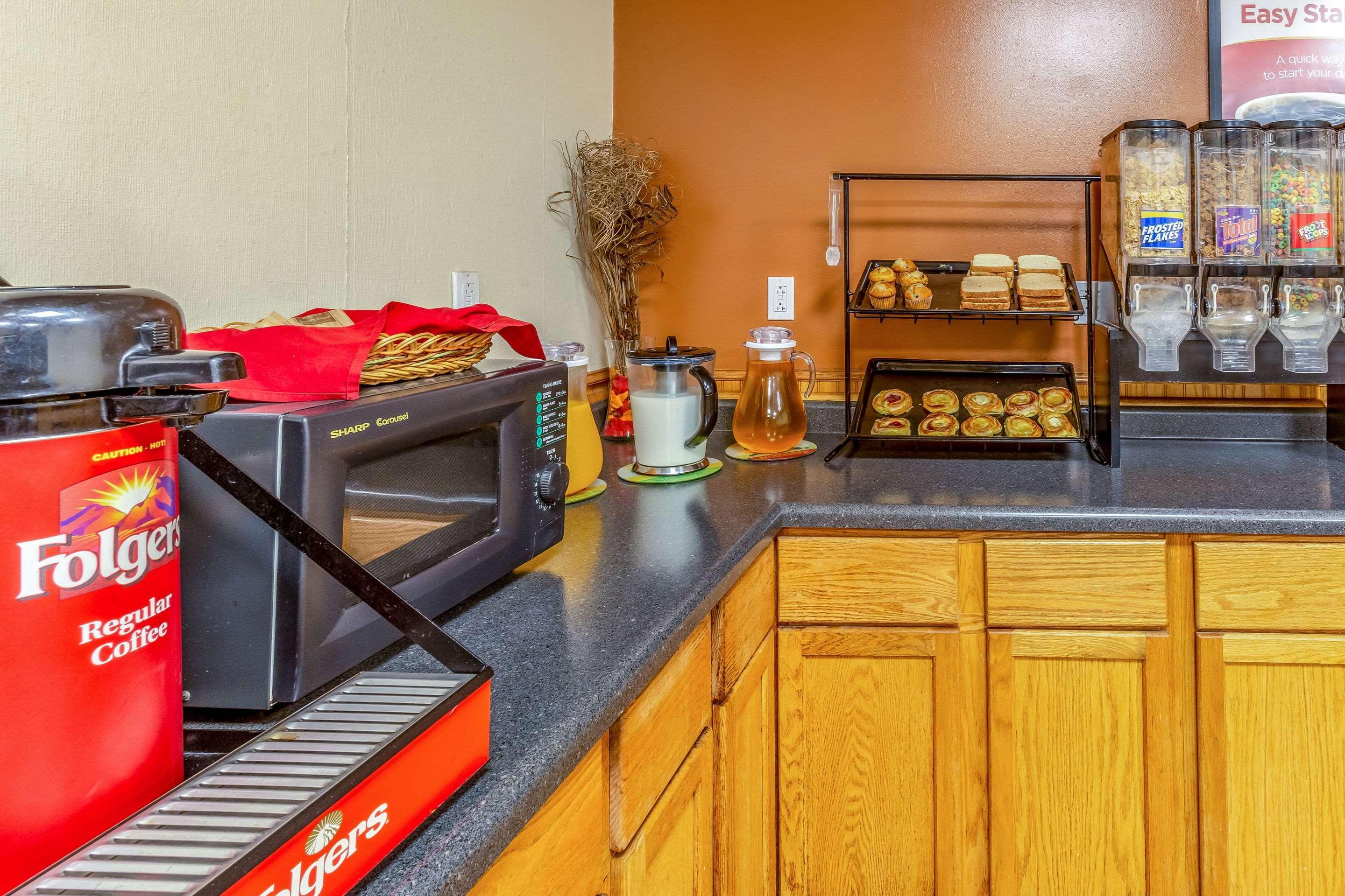Econo Lodge Inn & Suites Newton Εξωτερικό φωτογραφία