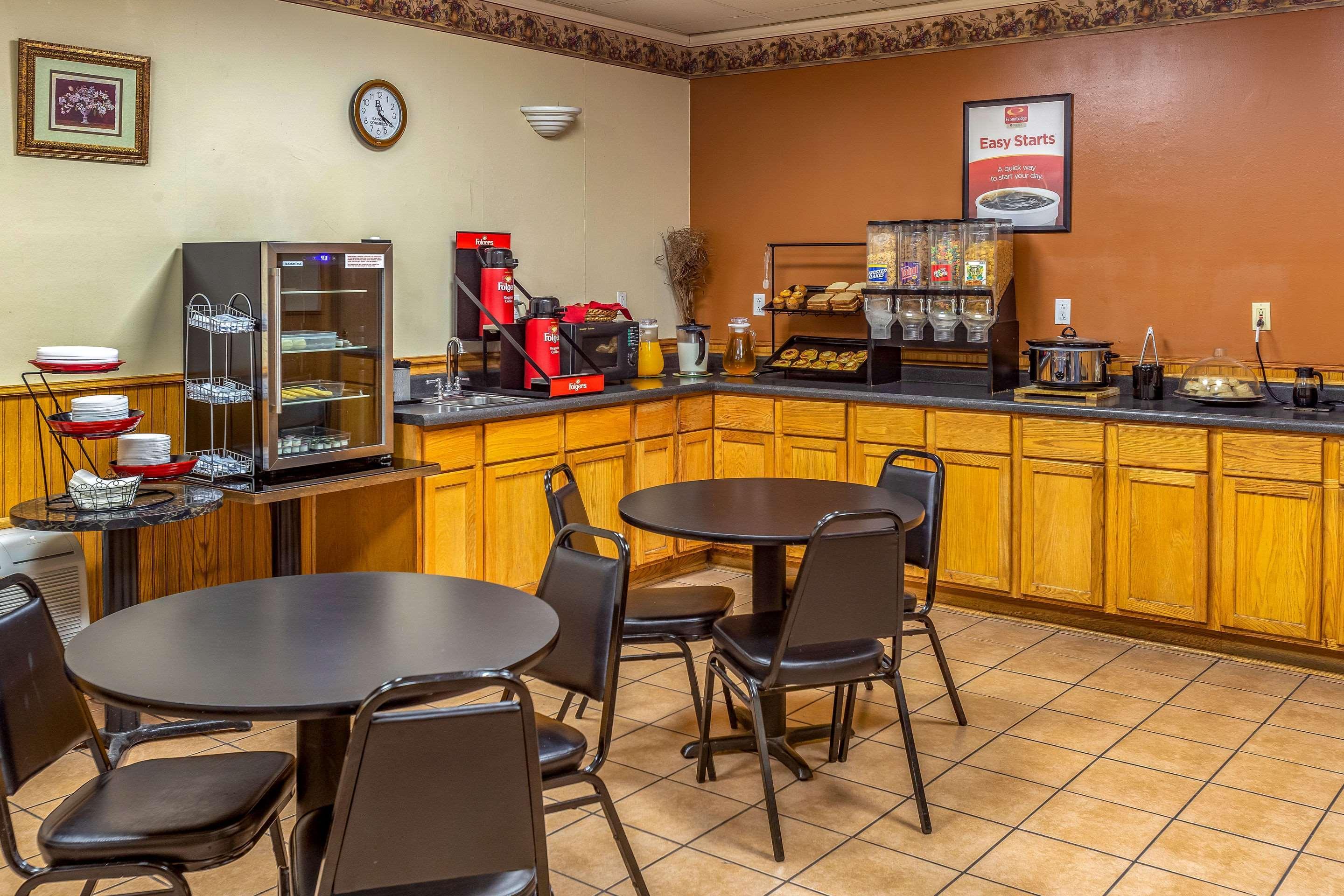 Econo Lodge Inn & Suites Newton Εξωτερικό φωτογραφία
