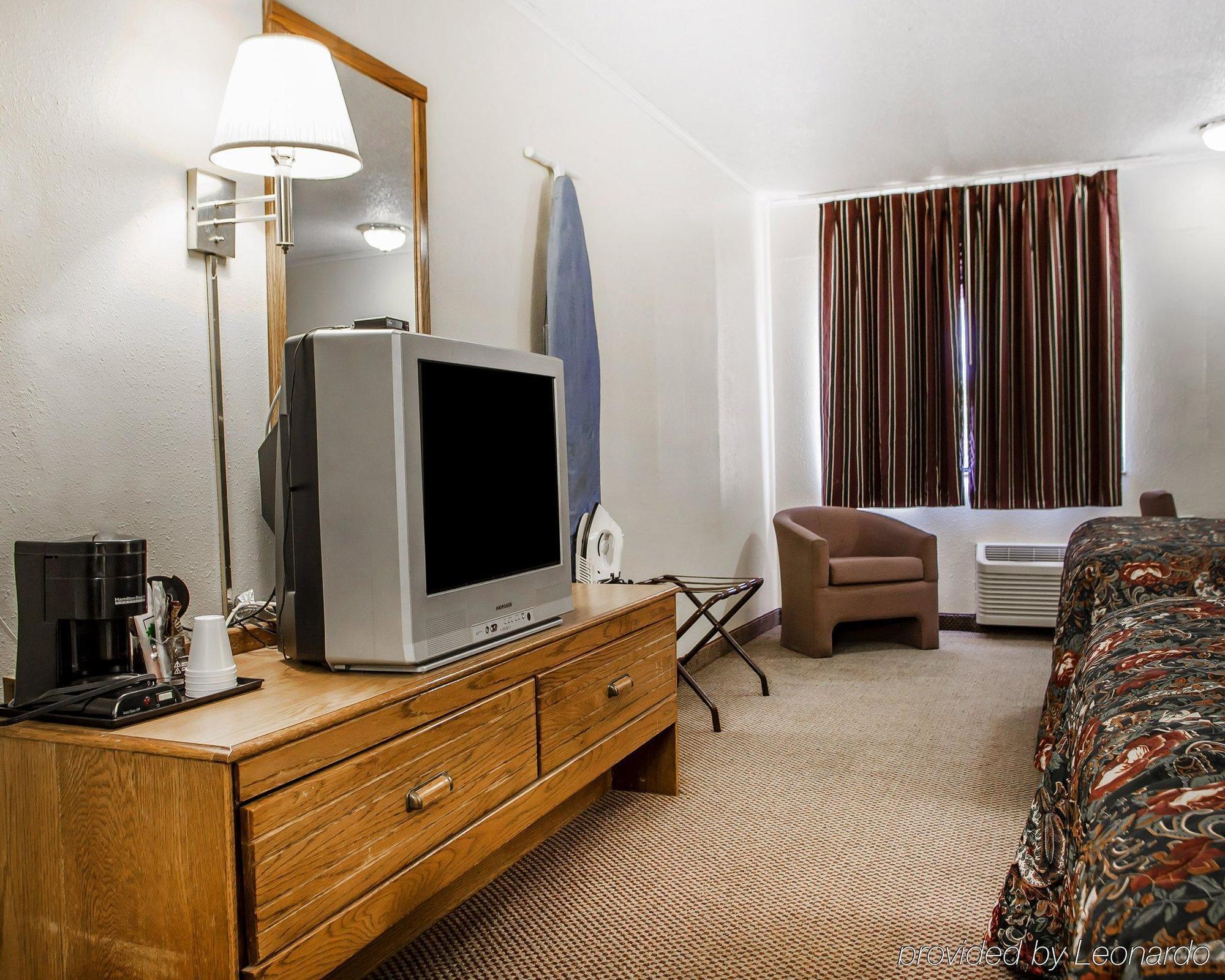 Econo Lodge Inn & Suites Newton Εξωτερικό φωτογραφία