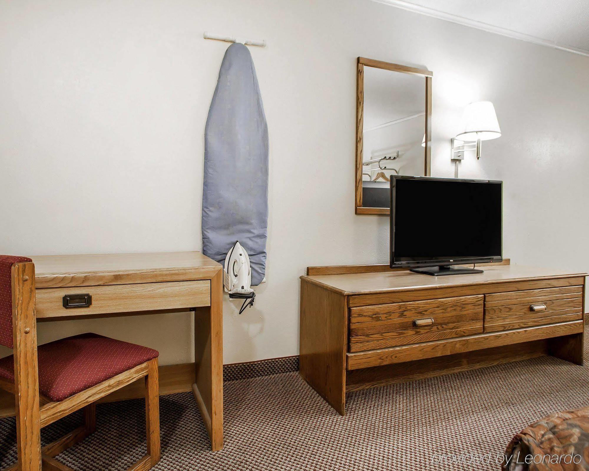 Econo Lodge Inn & Suites Newton Εξωτερικό φωτογραφία