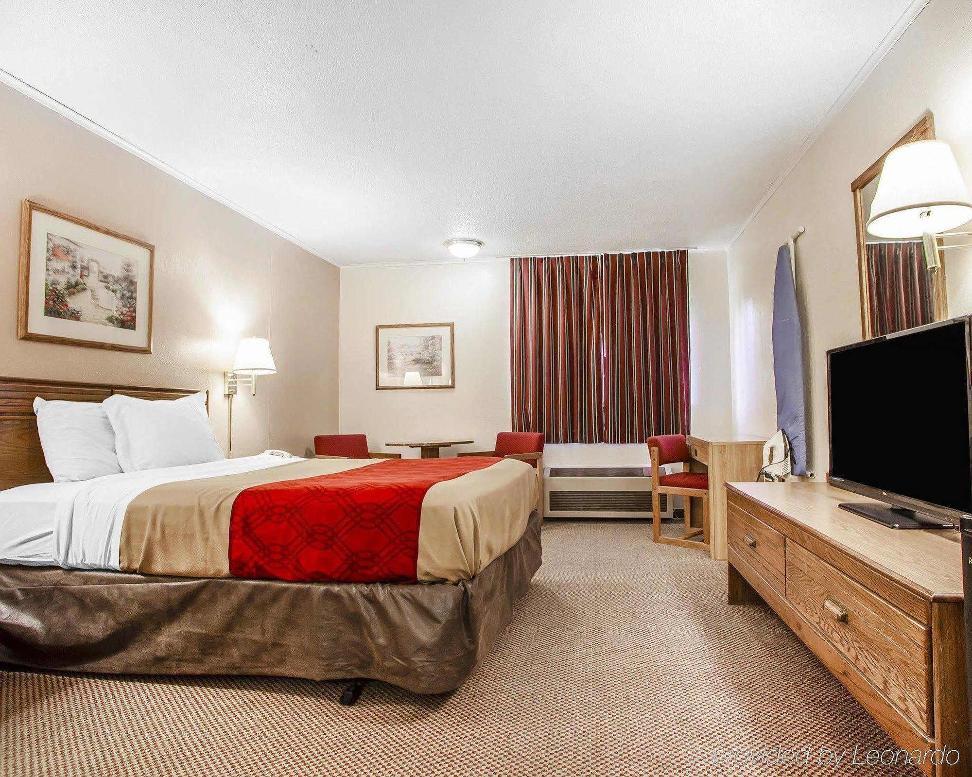 Econo Lodge Inn & Suites Newton Εξωτερικό φωτογραφία