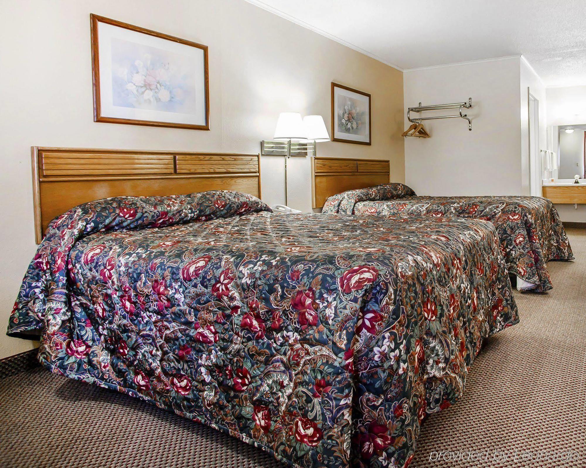 Econo Lodge Inn & Suites Newton Εξωτερικό φωτογραφία